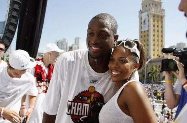 曼联7000万英镑签下亚当·沃顿的交易在水晶宫承认拜仁计划从老特拉福德挖角后加速进行。（水晶宫证实拜仁意图从老特拉福德挖角后，曼联以7000万英镑签下亚当·沃顿的交易加速推进）