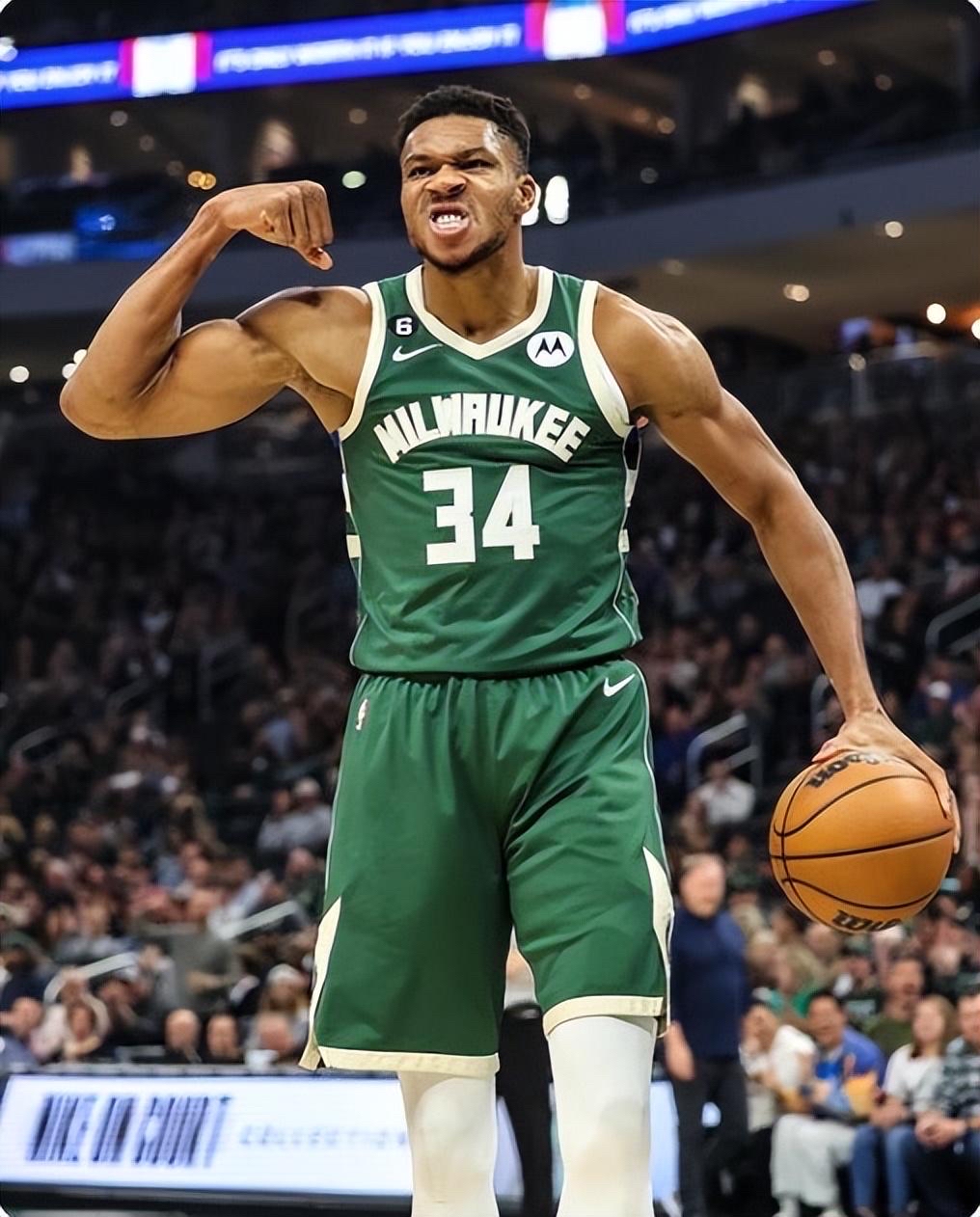 马卡：阿劳霍目前最有可能是在圣诞假期后回归巴萨（马卡报：阿劳霍大概率将在圣诞假期结束后回归巴萨）