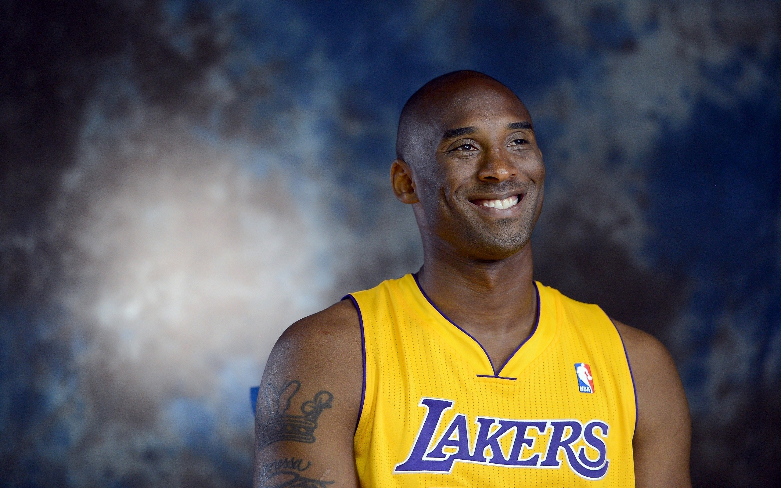 篮球湖人官方更新球员合同细节（湖人官方披露球员合同最新细节）